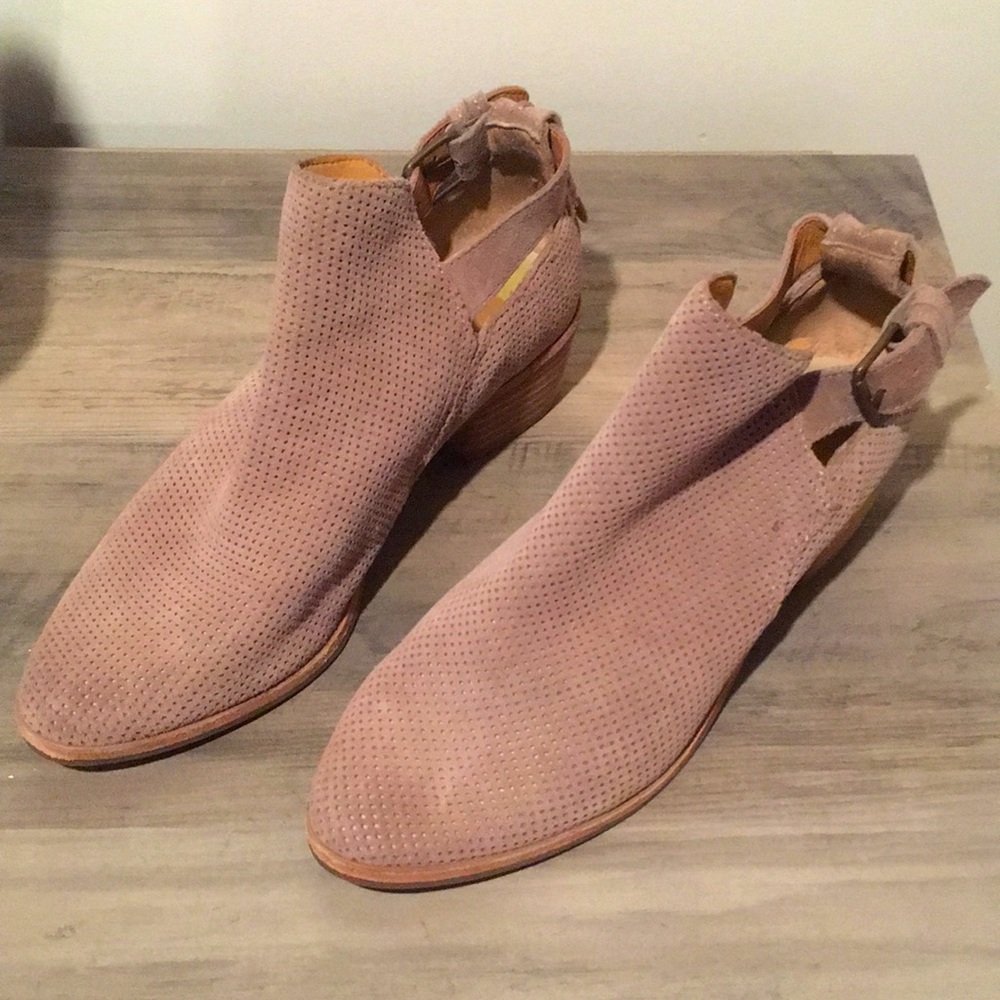 Dolce Vita Tan Suede Booties